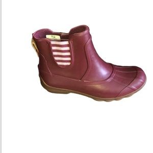 Sperry Cove Rubber Boot. Oxblood!!